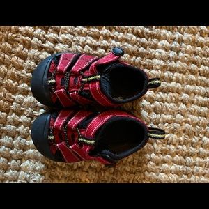 Toddler boys KEEN Seacamp shoe in red